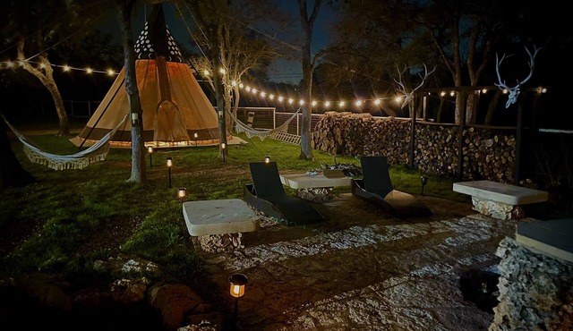 A unique & private country setting, close to everything in North Austin!