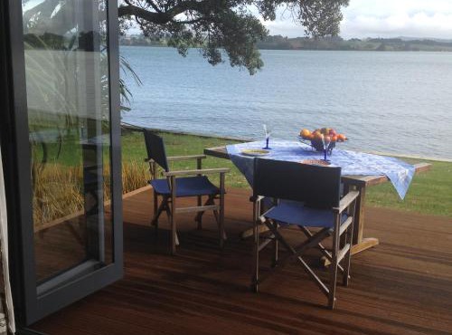 Absolute Waterfront Serenity Near Auckland in Clarks Beach