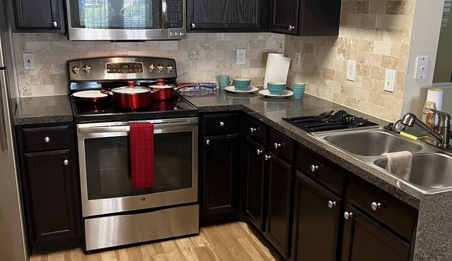 Absolutely Stunning 1-Bedroom , 1- Bath 🛁 in Houston