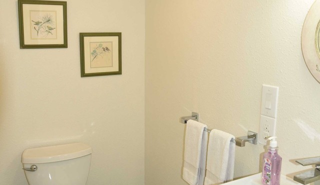 AC, Free WIFI - Sleeps 7 - Full Kitchen