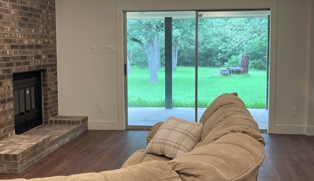 Aggieland Country on 10 acres, 8 minutes to lake Somerville and 20 to Kyle Field