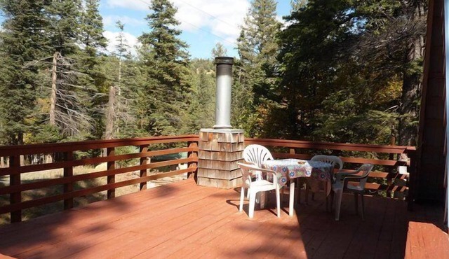 Antlers at Cedar Creek - Three Bedroom Cabin with Hot Tub