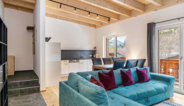 Apartment 'Lorenz' with Mountain View, Balcony and Wi-Fi in Scharnitz