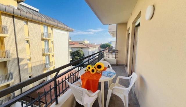 Apartment with balcony 100m from the sea in Bibione