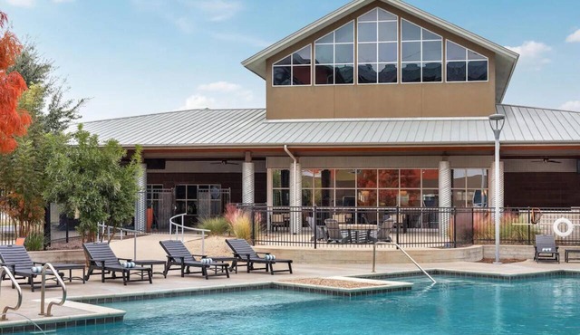 Austin Resort Retreat | Free Breakfast, Pool Access & Parking Available in Austin