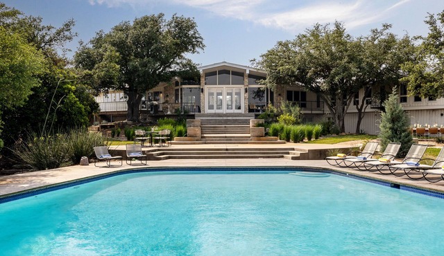 Austin Skyline Views + Private Pool - Brigadoon!
