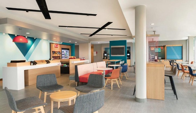avid hotel Pueblo North by IHG