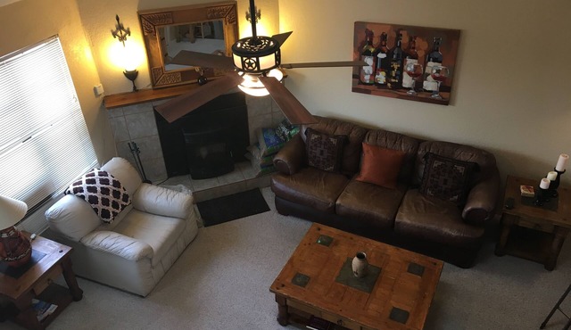 Awesome condo, great location, quiet area, completely updated, with wifi.& AC