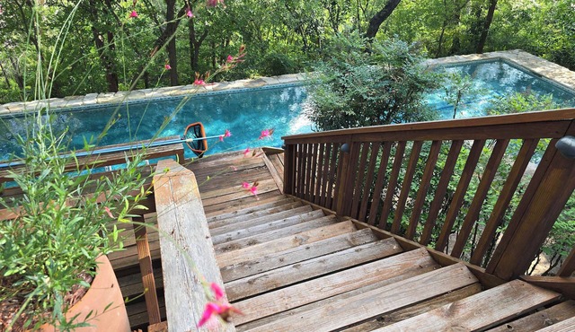 Balcones Retreat w Private Pool, Near Parks & DT!