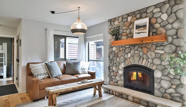 Base 9 Sasquatch Ski Lodge: Recently Updated, Close to Town in Breckenridge