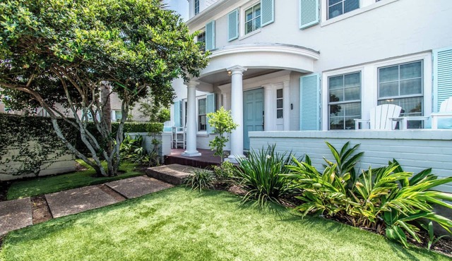 Bayfront Breeze on Ocean Drive Sleeps 15