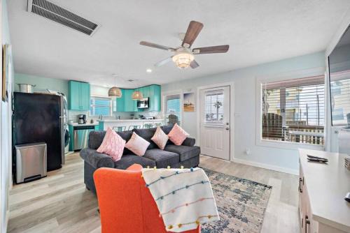Beach Cottage Close to the Beach with Fire Pit