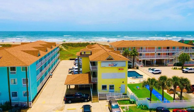 Beachgate CondoSuites and Oceanfront Resort