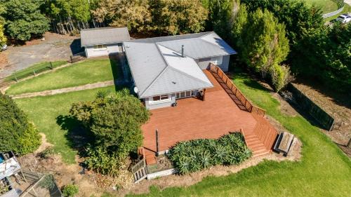 Beachview Bliss - Clarks Beach Holiday Home in Clarks Beach