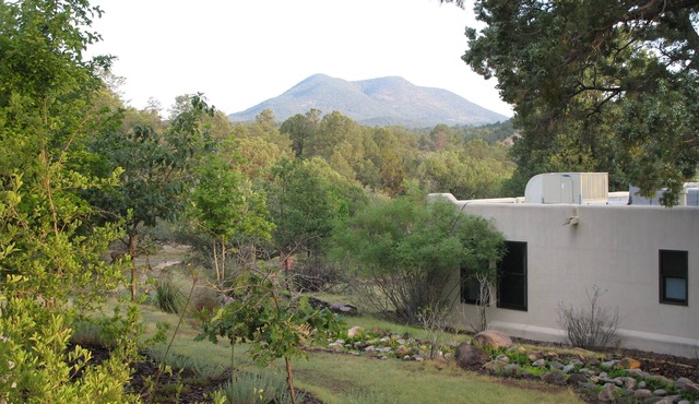 Bear Mountain Lodge