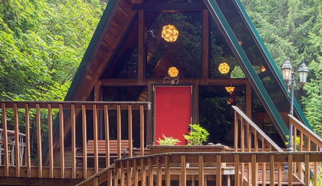 Beautiful A-frame Near Mount Rainier National Park and Crystal Mountain in Enumclaw