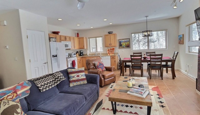 Beautiful Mountain Top Two-Bedroom