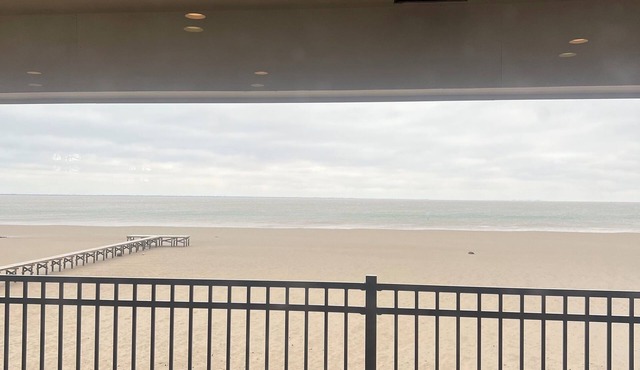 Beautiful Oasis on the Bay! Gorgeous Views, Great Fishing and Pool Access!