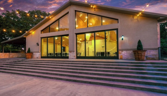 Beautiful Tuscan Estate with 10 bedrooms on 13 acres Weatherford
