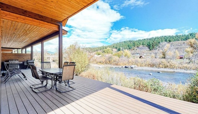 Beautiful waterfront townhome w/river & mountain views