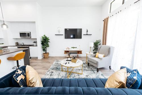 Beautifully Decorated, Modern Downtown Houston Home in Houston