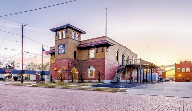 Bell Tower Loft - Firehouse 1918