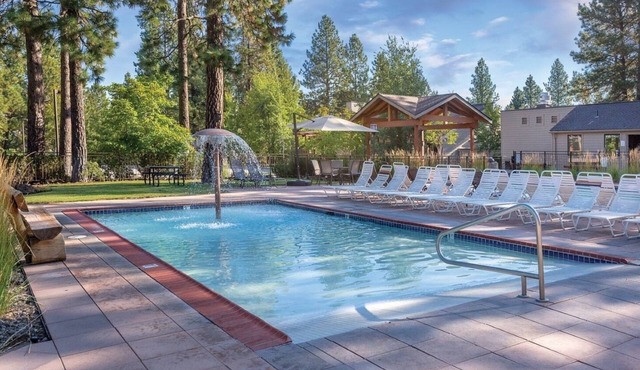 Bend | Ski Trip Base Stay | Pool + Trails in Bend