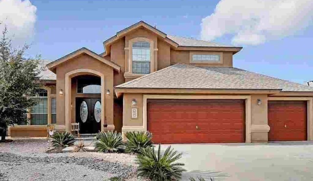 BIG 5BR Home - Pets OK - RV Parking