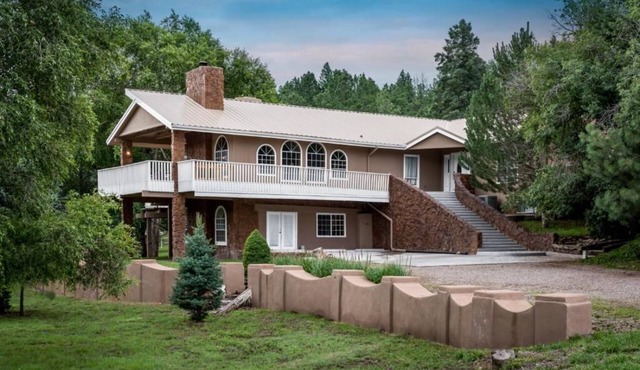 Big Bear with game room! Sleeps 18.