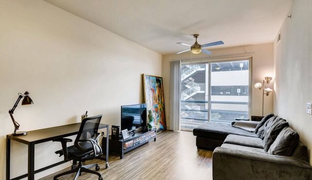Bindel, 30+ nights, Domain + Pet Friendly