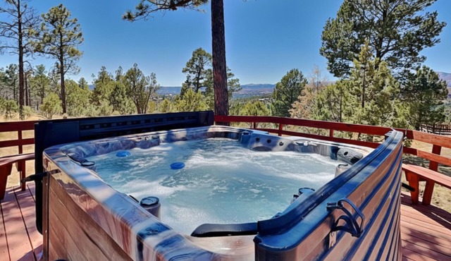 Blue Lake Lodge | Pet Friendly, Views, Hot Tub