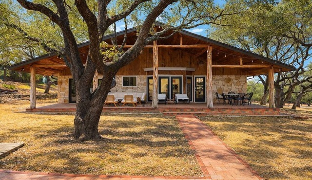 Boerne Modernist: 12.5-Acre Retreat & Exec Cabin