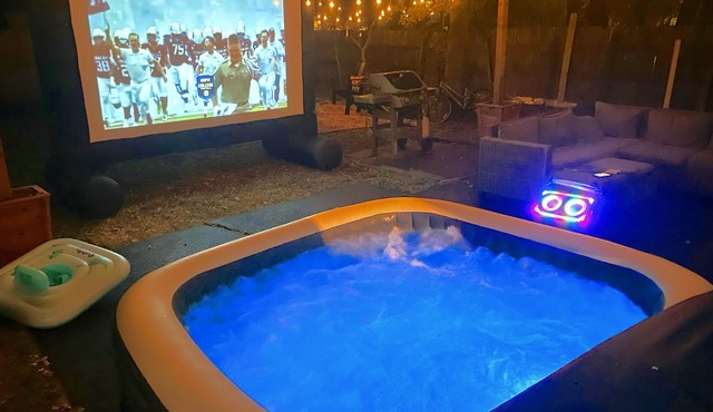 Boho Retreat w/Hot Tub, Fire Pit & Outdoor Cinema