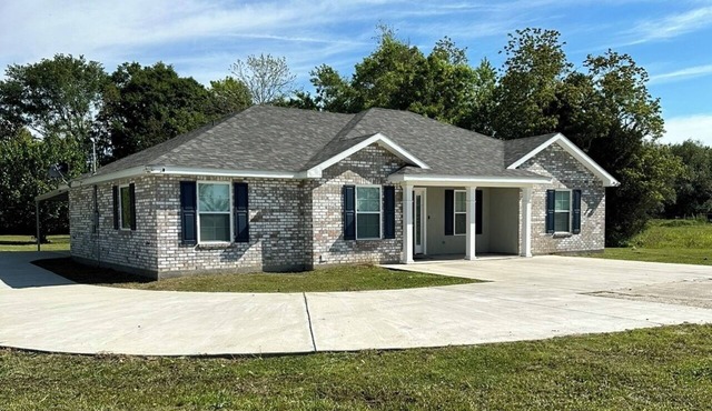 Brand New Upscale 3bed/2bath Home in Church Point, LA! in Church Point
