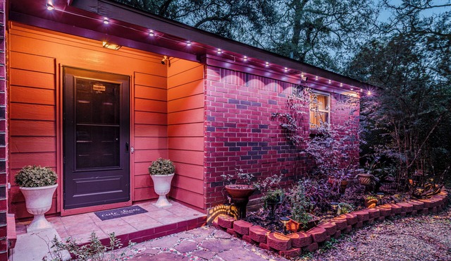 Brazos River Retreat: Fishing, Hot Tub, Sleeps 9