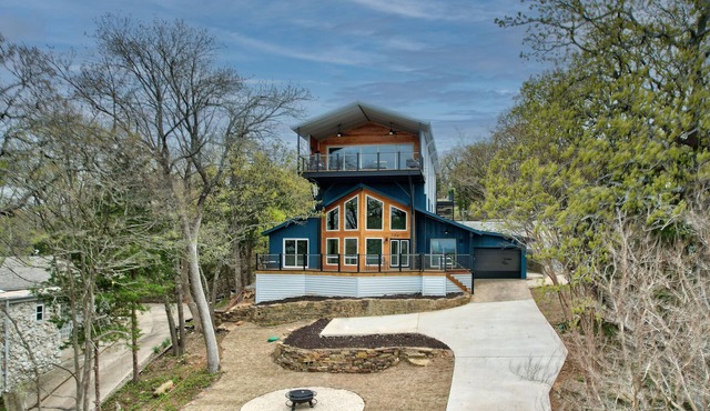Breathtaking Views of Lake Texoma's beaches/Islands and Highport Marina.