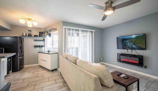 Bright Austin Retreat Minutes from Downtown with Patio and Free Parking