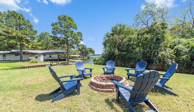 Casa Blanca at Cedar Creek Lake