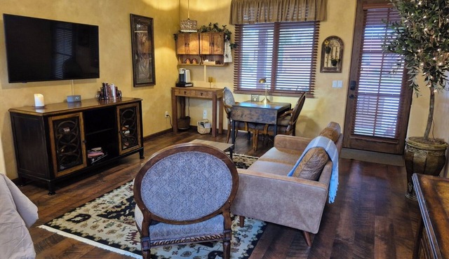Casita de Anza – Charming 1 Bed/Bath Getaway in Historic Tubac Artist Community!