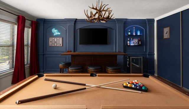 Cedar Park Parlor! 5BR Hot Tub & Game Room