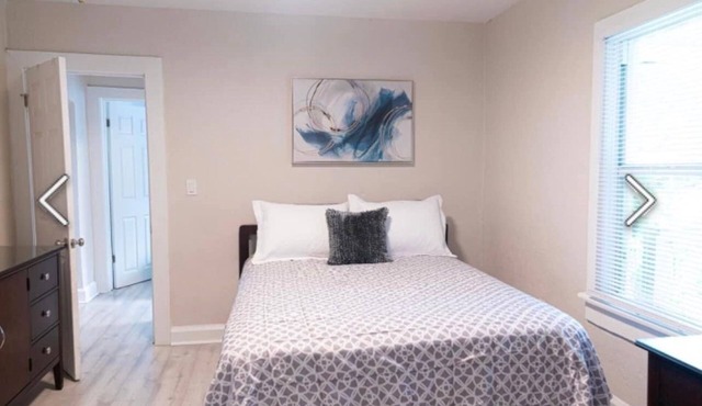 Chanting 3 bedroom 1 bath near a fun water park & plush golf course.