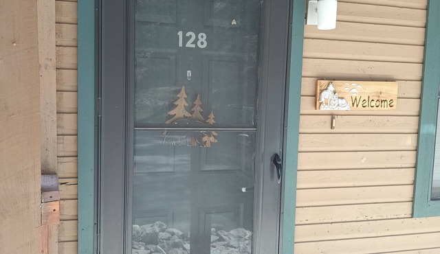 Charming 1-bedroom condo in superb Ruidoso with WiFi, AC