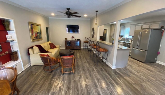 Charming 3/3 Home Near Med Cntr & UH on serene cul-de-sac with fabulous Backyard