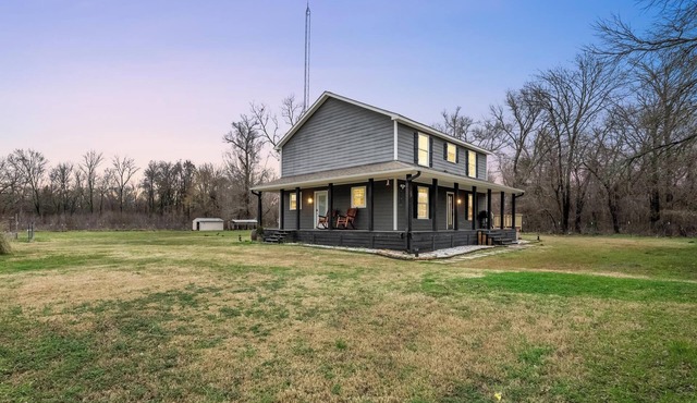 Charming 3-bedroom country house in lovely Wills Point with WiFi, AC