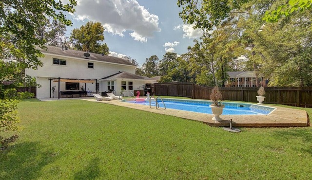 Charming Family Retreat Pool & Billiard Conroe