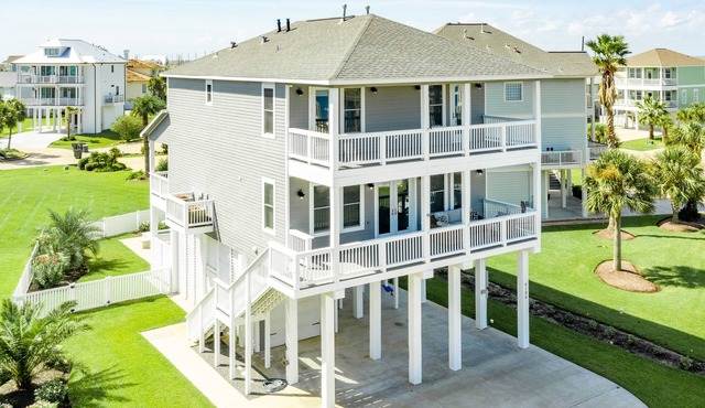 Charming home with private pool and hot tub, fast WiFi, and central AC