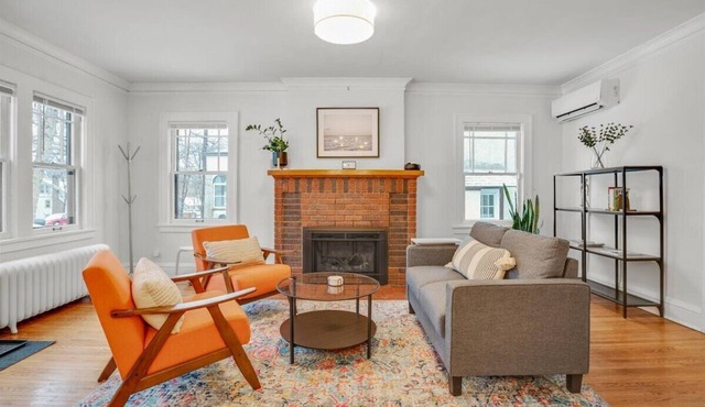 Charming Linden Hills Bungalow Close to Everything in Minneapolis