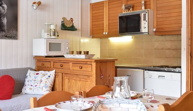 Charming Studio for 4 in Meribel, Near Slopes and Shops in Méribel