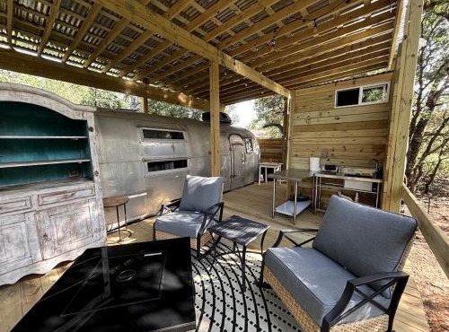 Charming Vintage Airstream with Covered Patio near Mineral Wells, Texas