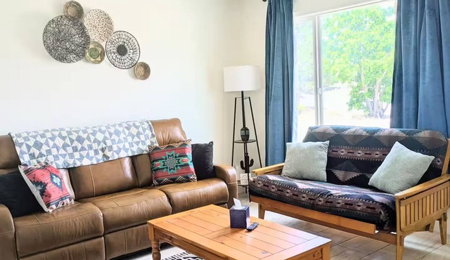 Cherry Hills Gem 🌵3 bedroom 1 bathroom conveniently located